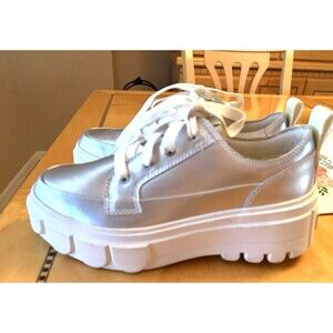Sorel Size 8 Silver Caribou Leather Chunky Metallic Fashion Sneakers Platform